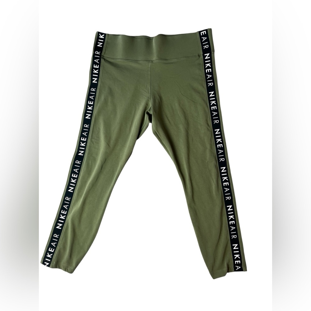 Nike  Green Leggings with Black Stripes Size  XL